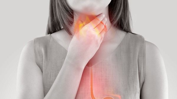 喉咙肿痛日夜不停息难受至极怎么办 教你10个小方法缓解喉咙痛