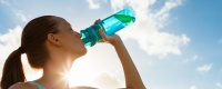 夏季喝水少危害多多 科学补水是关键