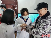 智能设备实时监测管好慢性病，家庭医生为每个签约家庭培养一名健康管家