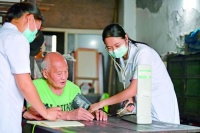 “坐堂医生”变身“健康管家” 南岸185个家庭医生团队走进百姓家