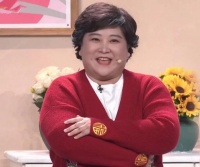 演员贾玲1年减了100斤？医生提醒：极速减肥可能会有隐患！