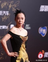 从“黄妈”到“黄妹”：55岁天后黄绮珊的瘦身秘诀与自律之