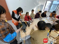 古法传承，品味健康！常熟市沙家浜镇沙南村开展手作芝麻丸活动