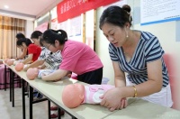 做月嫂需要什么条件：全面解析月嫂的职业要求与素养