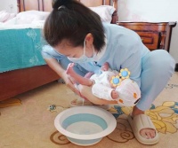 月嫂、育儿嫂、保姆什么区别？爱宝宝1分钟讲清，不花冤枉钱