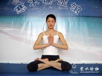 瑜伽冥想坐姿：双莲花坐