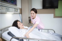 【一文带你读懂】住院陪护与居家照护的选择指南——点亮晚年生活