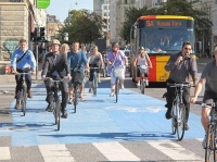 绿色出行 —— 共建低碳生活