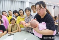 母乳喂养难题解答，专业指导助你轻松哺乳