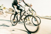 倡导骑行看风景，健康生活向前行