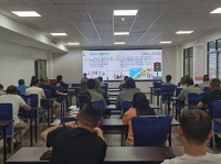 【倡导文明健康绿色环保生活方式】荆州交警走进企业、社区开展“绿色出行 低碳生活”主题宣传活动