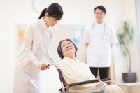 「细节决定养老质量」如何巧用护理技巧，提升老人的生活幸福感！