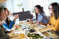 “不吃晚饭，饿治百病”，不吃晚饭的生活方式更健康？真相来了