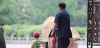 “生二胎”家庭和“不生二胎”家庭，20年后的生活，差距很明显