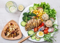 拥抱多样美味：日常生活中如何保持饮食平衡和多样化