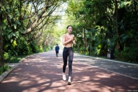 每天坚持晨跑5公里，全面改善身心健康与生活质量