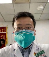 他是80后,社会中坚力量一份子,一名平凡而伟大的医生!