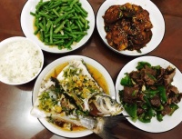 老公不在家, 一个人的晚餐也很“豪华”, 有荤有素, 生活有仪式感