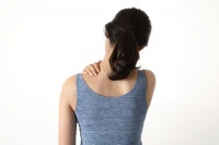 颈椎与腰背护理：日常生活中的自我保健指南