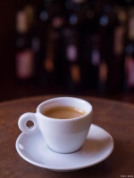 冰热咖啡之争，品味生活的艺术选择！