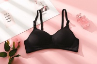 动感活力，时尚兼具！内衣设计点亮健康生活。
