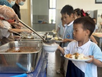 营养餐、明厨亮灶……学校多措并举护航青少年膳食健康 西安新闻网