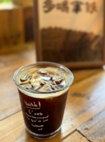 从冰美式到新中式养生：现代生活方式的转变与健康追求