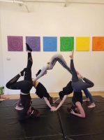 未成年人瑜伽：快乐成长，阳光生活