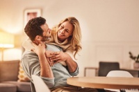 夫妻间的沟通技巧：助你建立幸福美满的婚姻生活