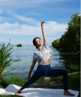 简橙王蕊瑜伽结合传统与现代，提升中老年健康生活