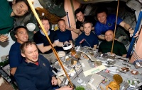 太空生活限制多，航天员该如何保持心理健康？