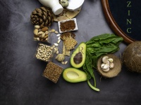 锌含量最高的食物。健康饮食。膳食纤维，天然矿物质来源，健康的生活方式和营养。锌的素食来源图片