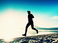 如何选择适合自己的运动方式？生活中如何养成健康运动习惯？