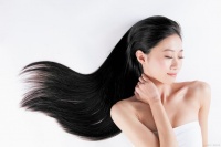 日常生活如何进行头发养护？