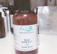 芳香疗法：用精油唤醒快乐生活