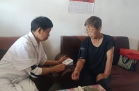 入户指导促和谐 科学生活健康行 大河沿子镇开展家庭健康指导