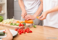 日常生活中，怎么做到平衡膳食？