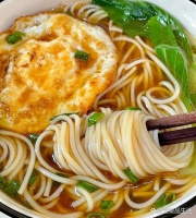 没胃口时一定要试试这个清汤面...@楚楚品生活的动态