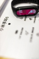 智能穿戴设备重构健康生活：从小米手环8看现代人的健康管理革命