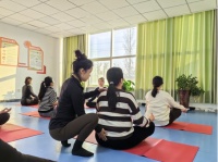 南城区街道南苑社区：瑜伽课堂进社区，倡导健康新生活