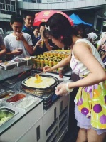 在现代社会，移动支付已经成为了人们生活中不可或缺的一部分。从早餐摊贩到大型商场，无论是实体店还是线上商城，都支持各种支付方式。其中，POS(Point of Sale)机就是一种常见的收银设备，它可以让消费者通过刷卡、扫码等方式进行消费。然而，有时候我们在使用POS机时可能会遇到一些问题，比如没有带卡怎么办？今天，我们就来聊一聊没拿卡怎么刷pos机这个话题。