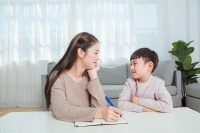 对孩子身心健康的全面建议：从家庭教育到日常生活