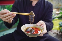 榴莲 臭豆腐烫火锅 你吃过吗？鲜嫩脆大叔的火锅人生