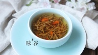 清热解毒金银花枸杞汤