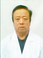 在我三岁的时候用玉米粥烫了脸，烫的部位是两眼之间，...