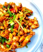 减脂期的健康选择：小炒鸡胸肉与运动指南