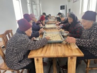 “老年食堂水饺香，冬日温暖老人心”志愿服务活动开展