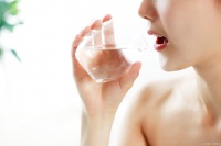 饮水有法润身心，适时适量开启健康生活门