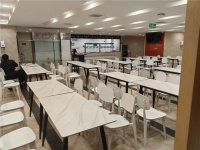 用餐者体验下的智慧食堂：自选餐无感支付，实时显示饮食营养