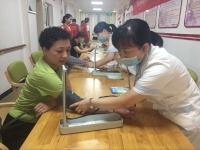 健康生活进社区，志愿活动暖人心